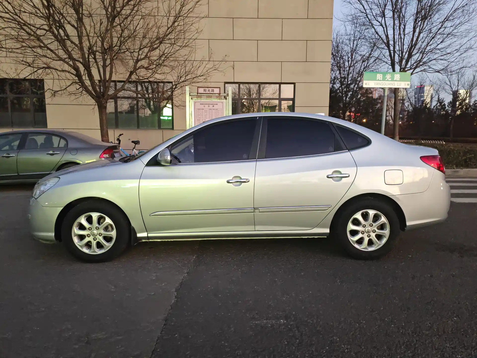 Фото 7 - Hyundai Elantra
