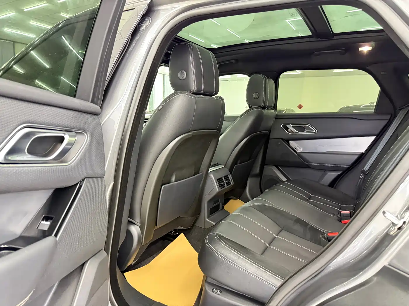 Land Rover Range Rover Velar 2018 P300 R-DYNAMIC S фото 6