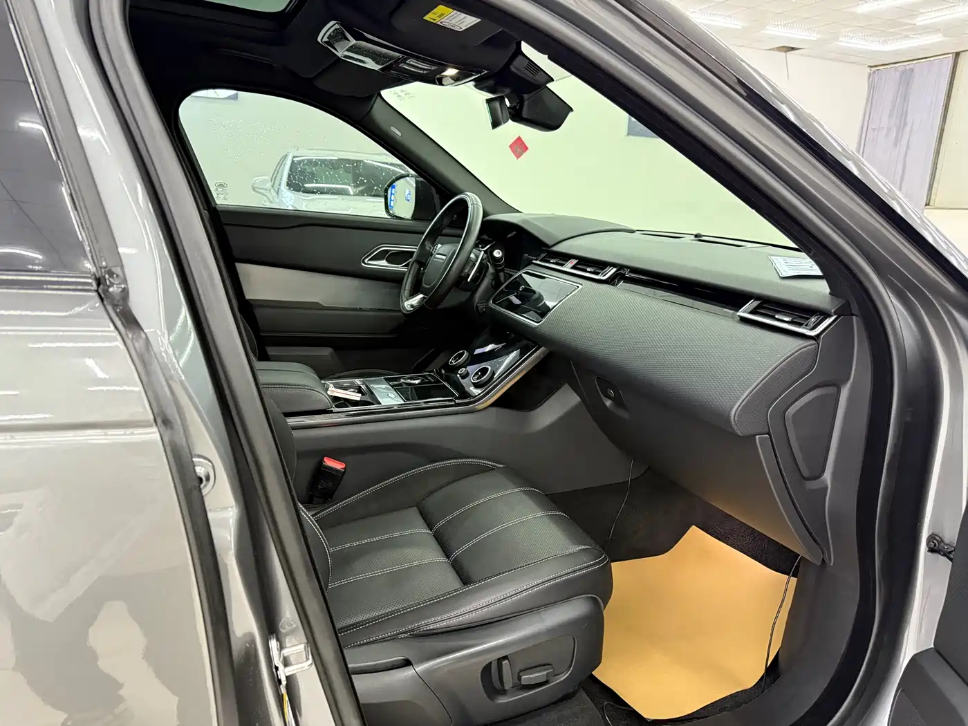 Land Rover Range Rover Velar 2018 P300 R-DYNAMIC S фото 11