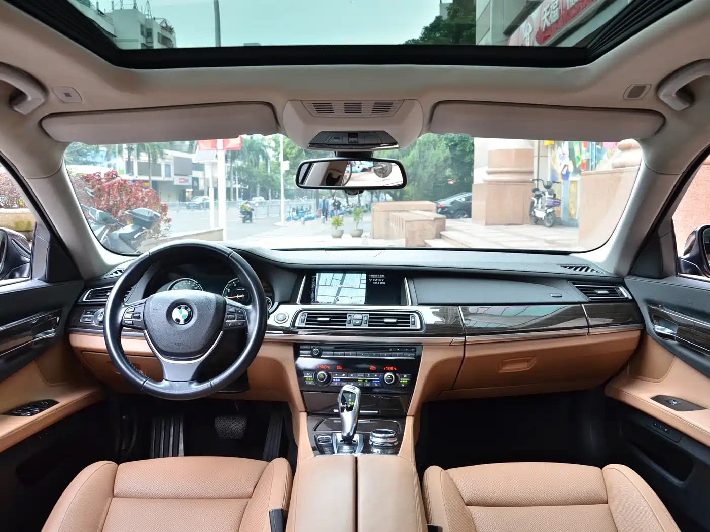 BMW 7 Series 2013 Model 730Li Luxury фото 8