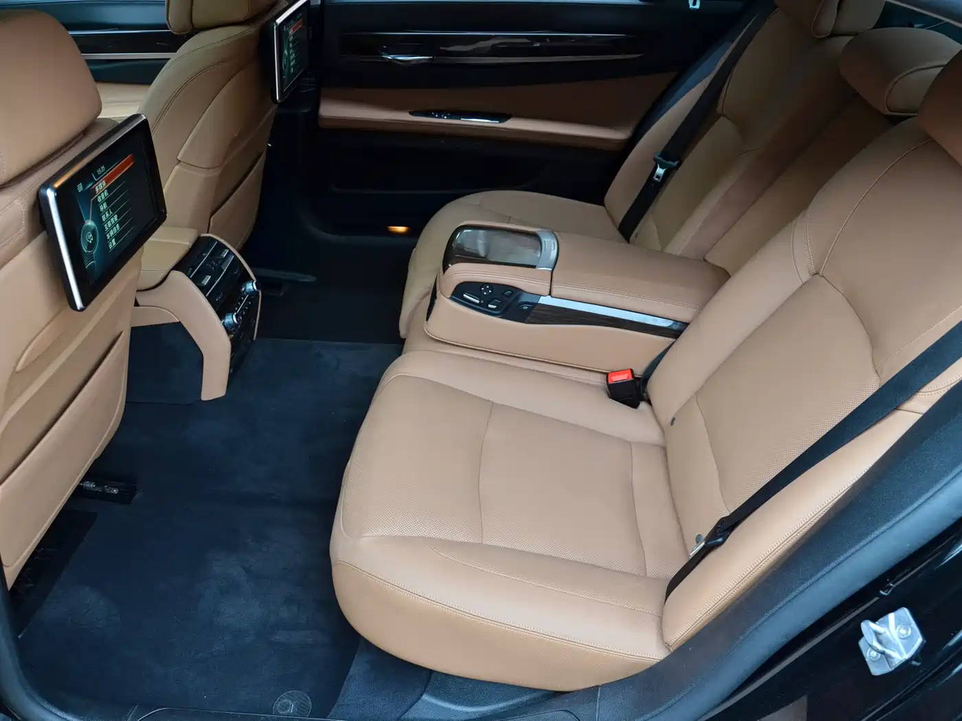 BMW 7 Series 2013 Model 730Li Luxury фото 15