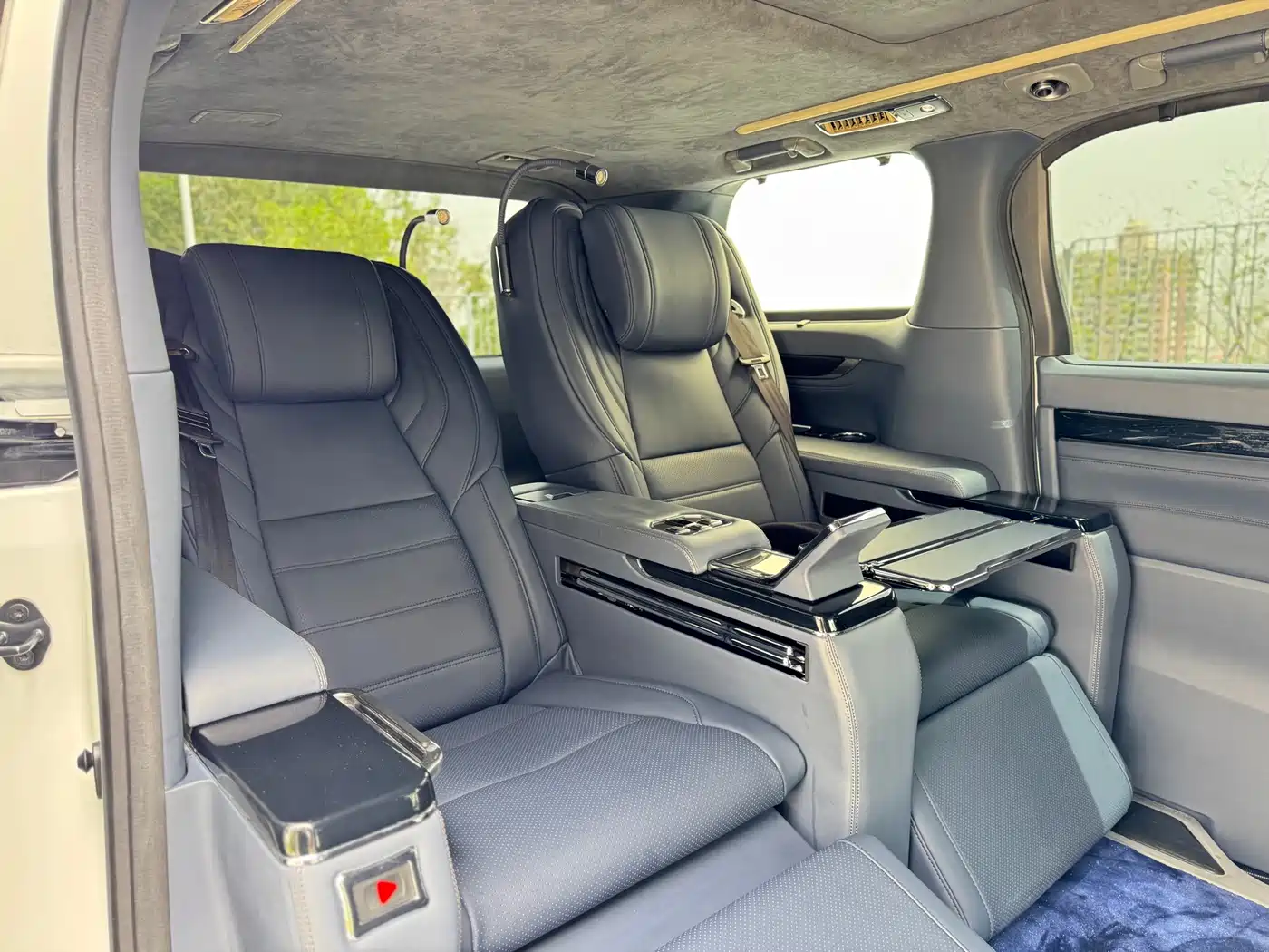 Toyota Alphard 2018 Facelift 3.5L Premium Edition фото 18
