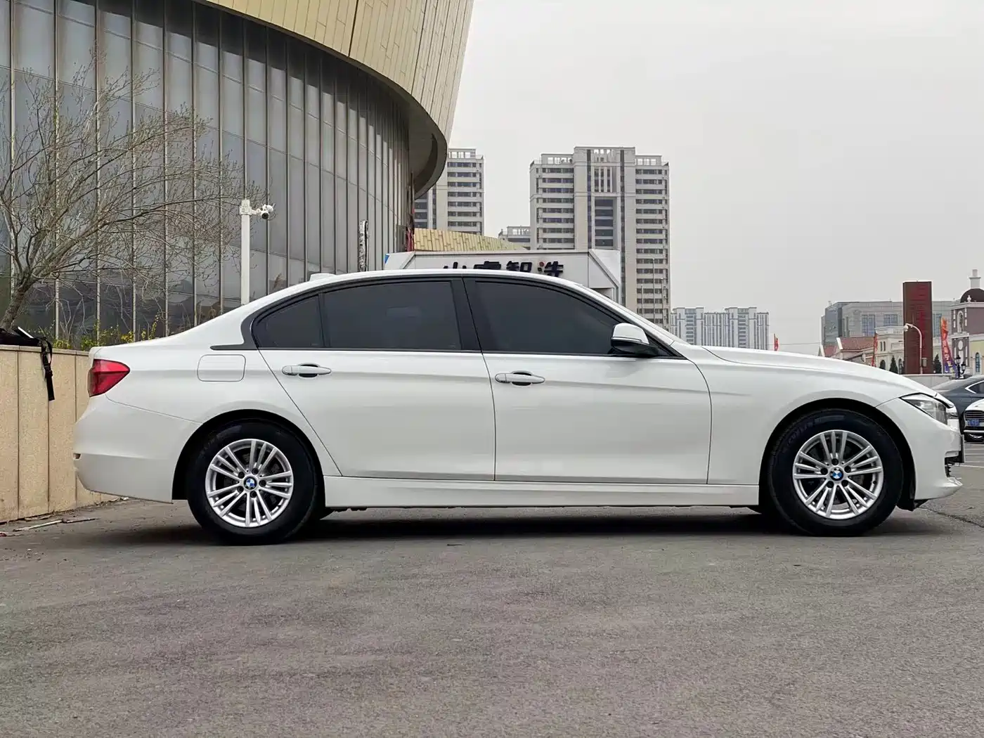 BMW 3 Series 2015 316Li Manual фото 3