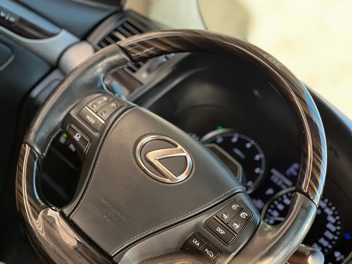 Lexus LS 2016 460L AWD Premium фото 30