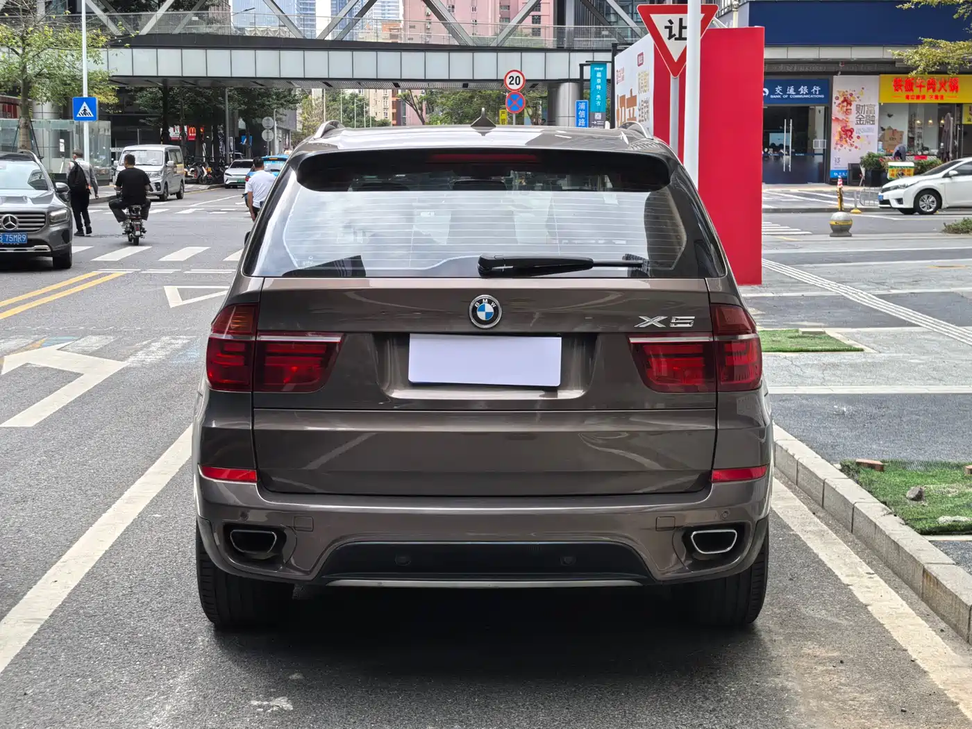 BMW X5 (Import) 2011 xDrive35i Leading Edition фото 15
