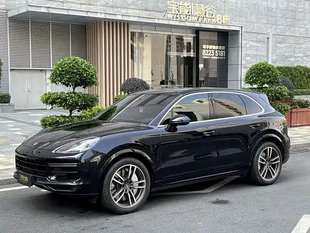 PORSCHE CAYENNE