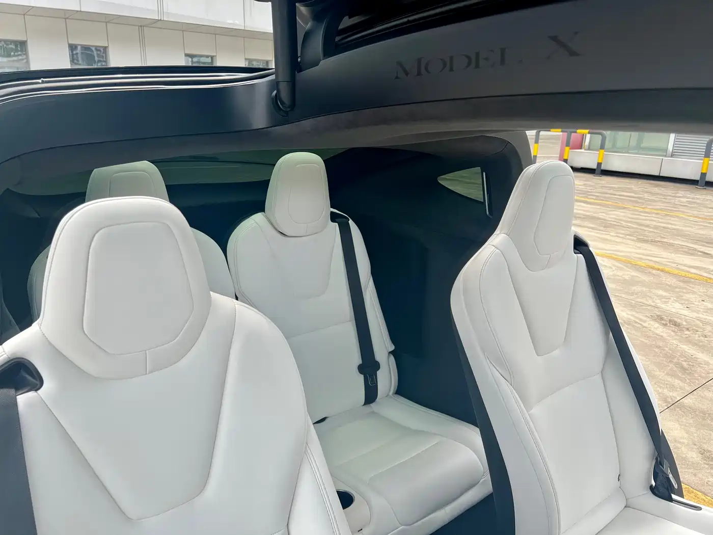 TESLA MODEL X