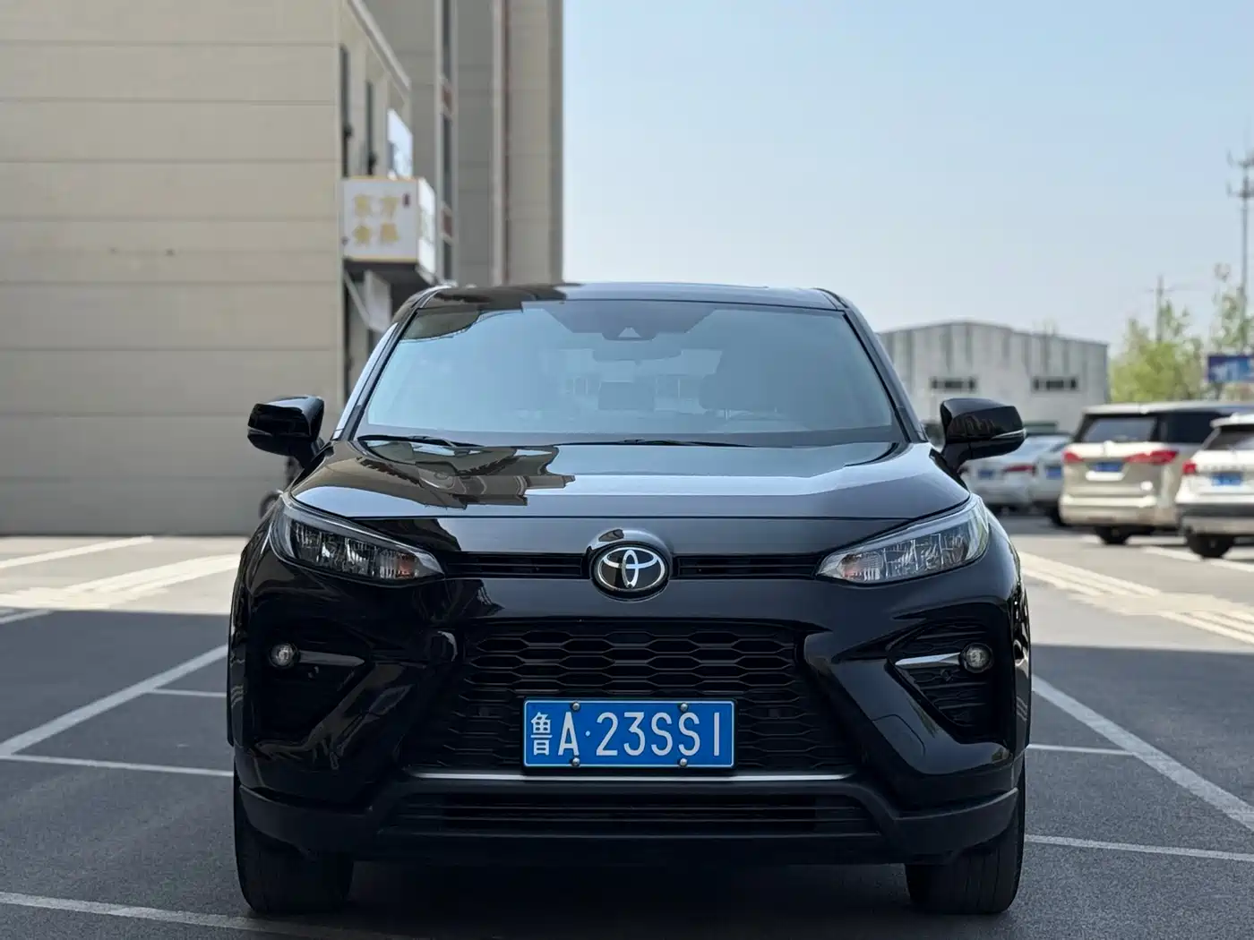 Toyota Wildlander 2021 2.0L CVT 2WD Luxury Edition фото 2