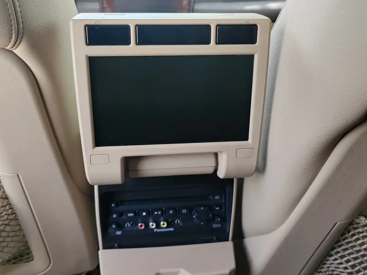Cadillac SRX 2006 Model 4.6 AWD Ultra Luxury фото 15