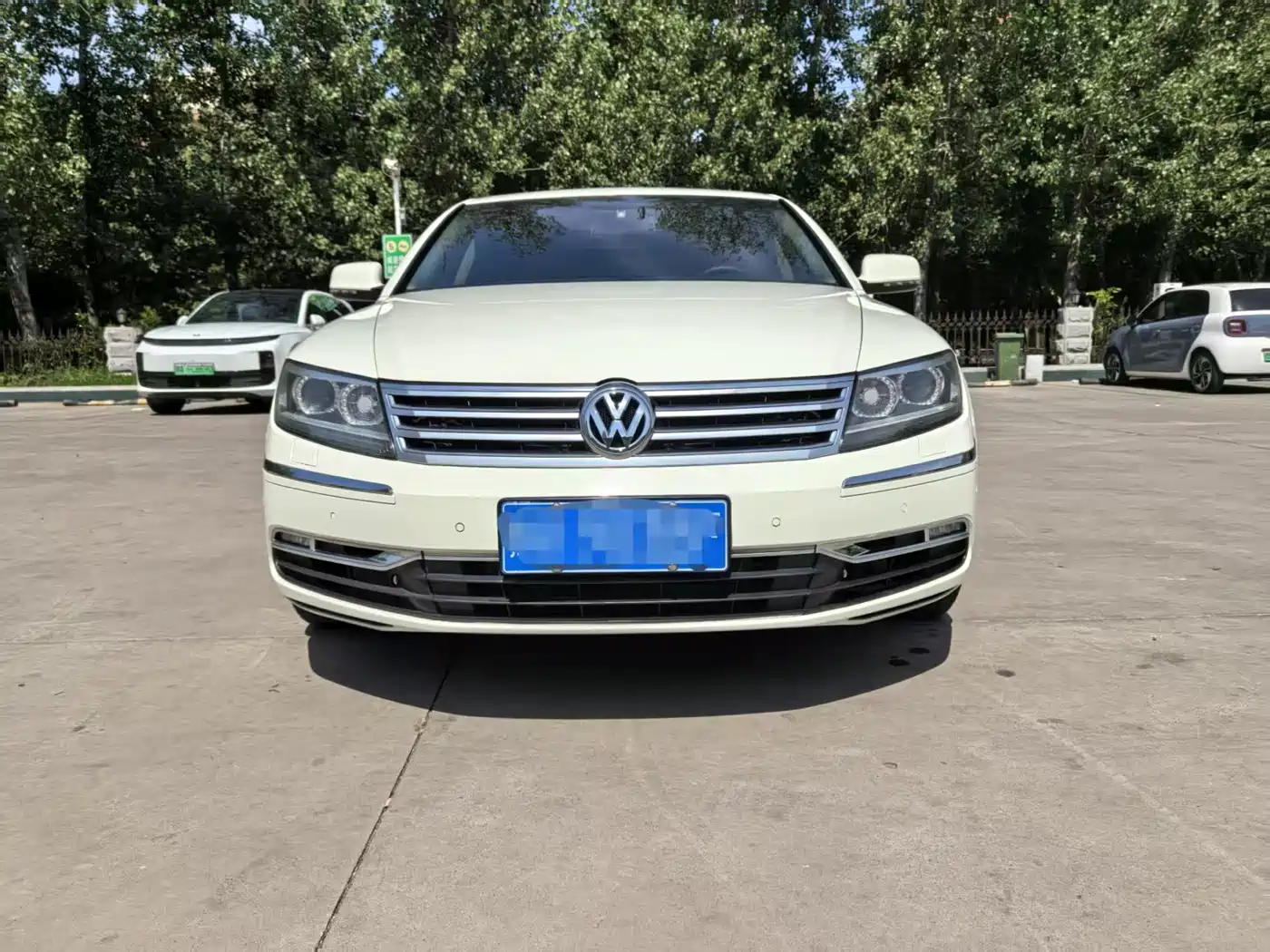 Volkswagen Phaeton 2012 3.0L Business фото 2