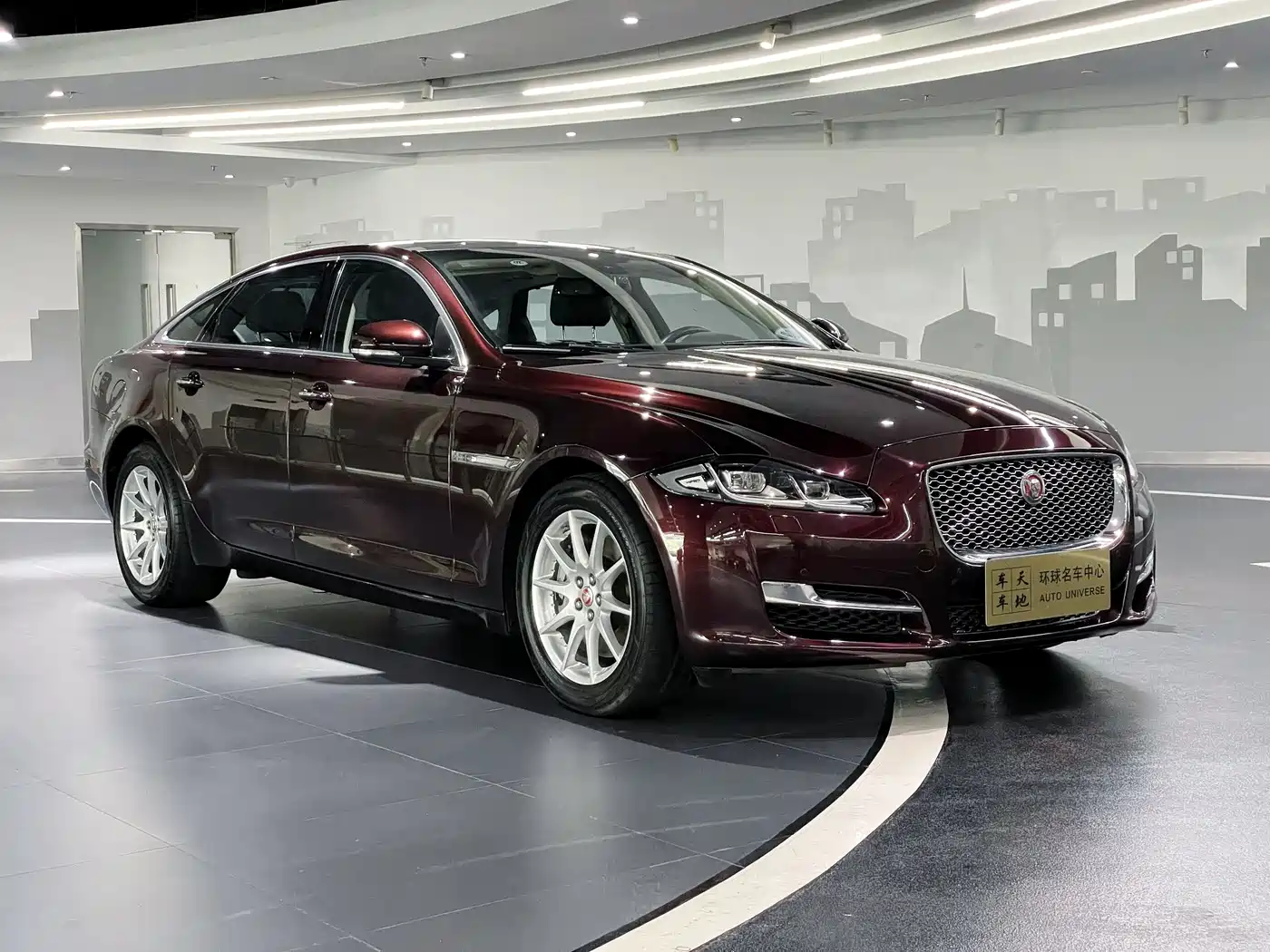 JAGUAR XJ