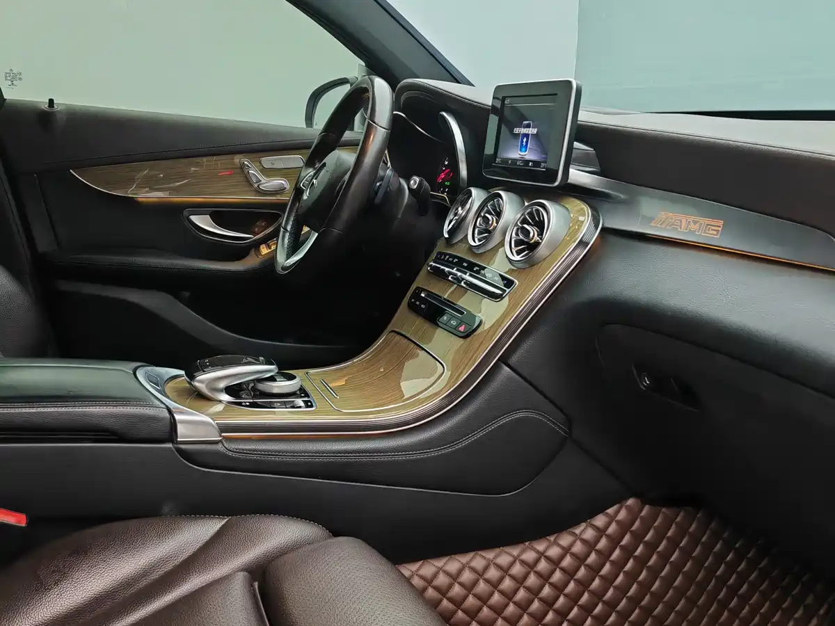 Фото 18 - Mercedes-Benz GLC Coupe