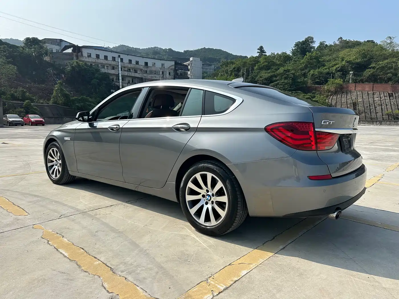 BMW 5 Series GT 2011 535i Elegance фото 6