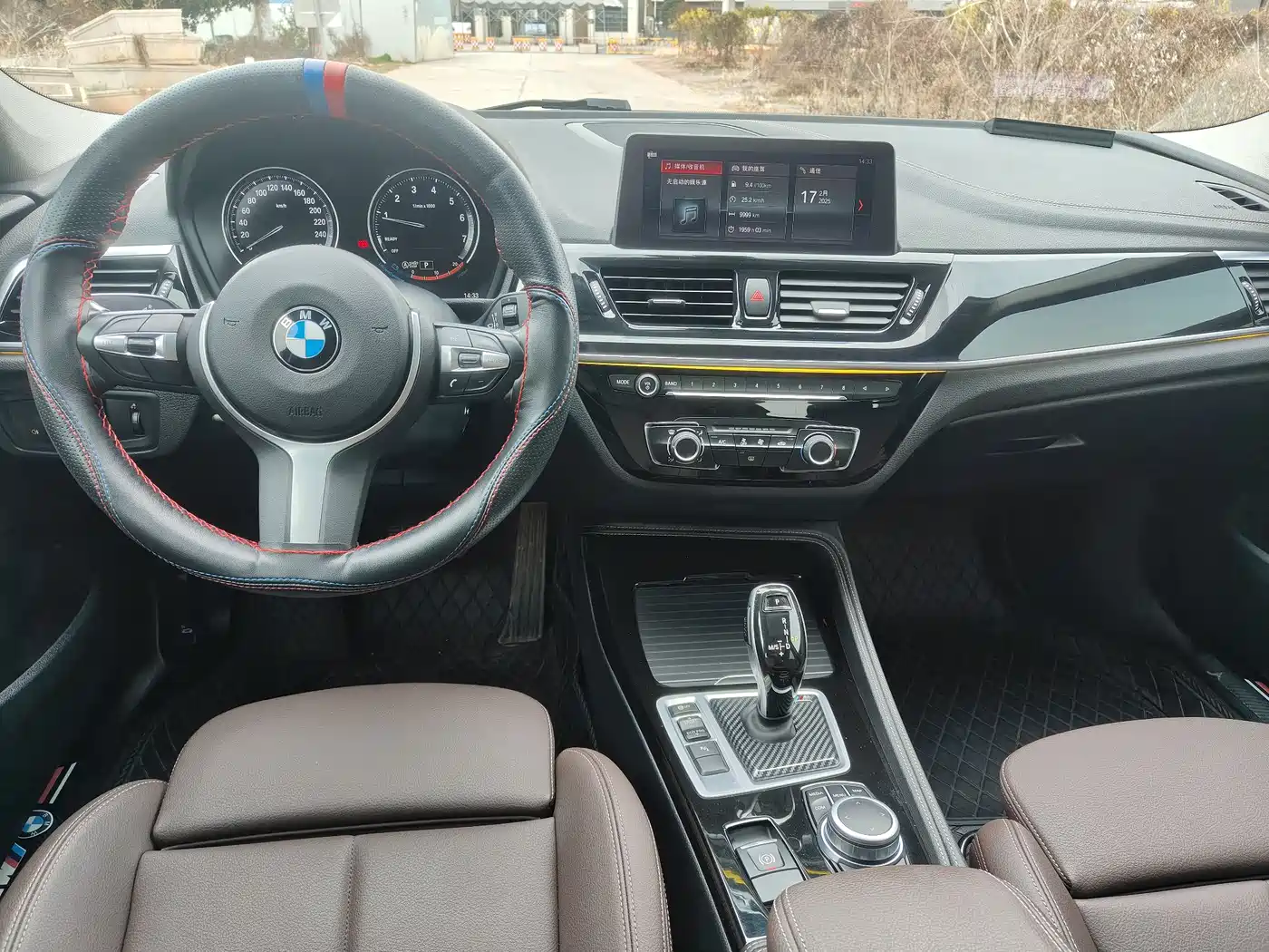 BMW 1 Series 2021 120i M Sport Shadow Edition фото 8