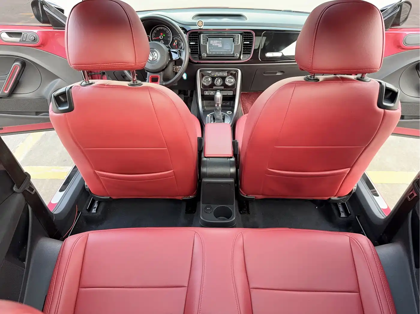 Volkswagen Beetle 2017 180TSI Pink Edition фото 12