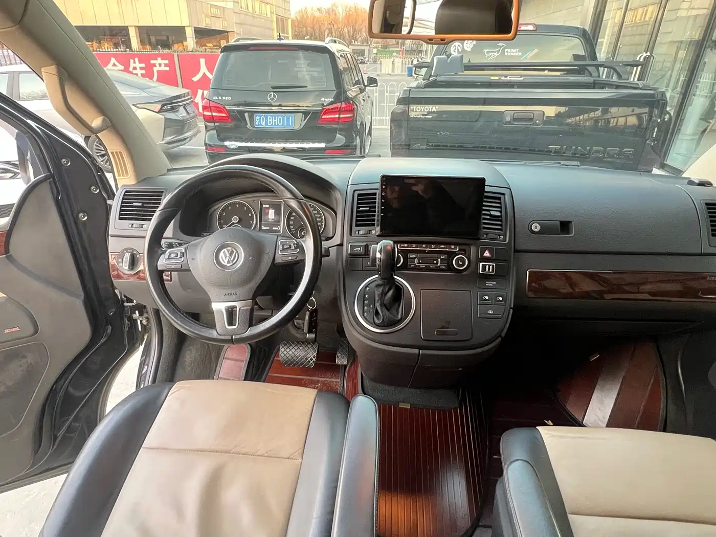 Volkswagen Multivan 2015 2.0TSI AWD 65th Anniversary Limited Edition фото 12