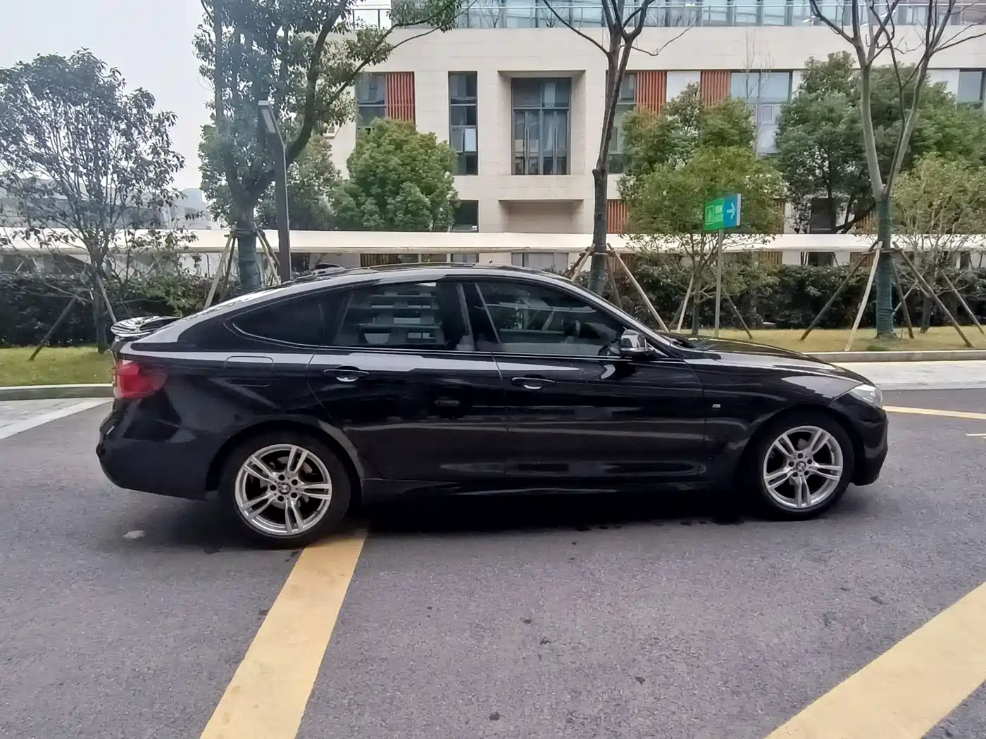 BMW 3 Series GT 2019 320i M Sport Package фото 7