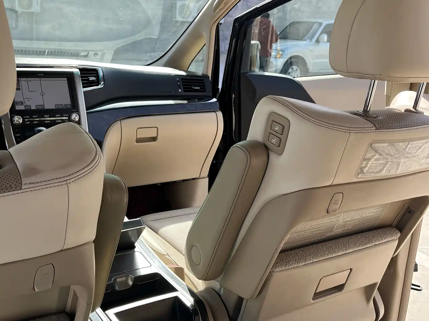 Toyota Alphard 2012 3.5L Premium Edition фото 13
