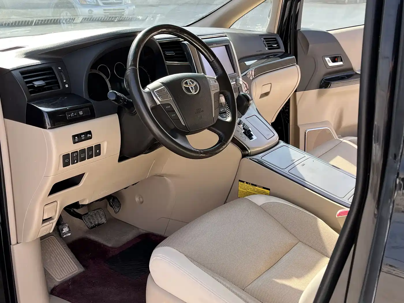 Toyota Alphard 2012 3.5L Premium Edition фото 4