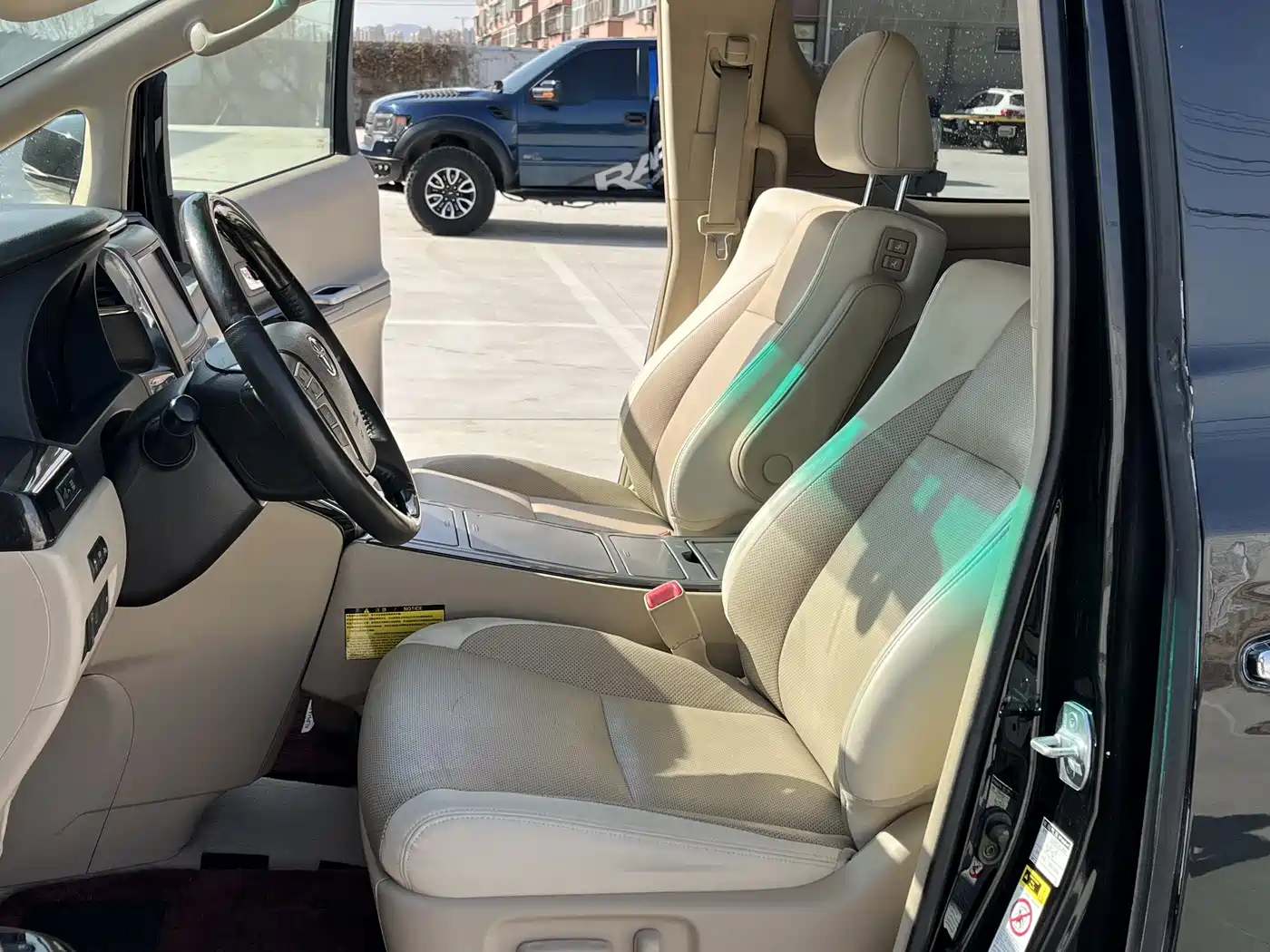 Toyota Alphard 2012 3.5L Premium Edition фото 7