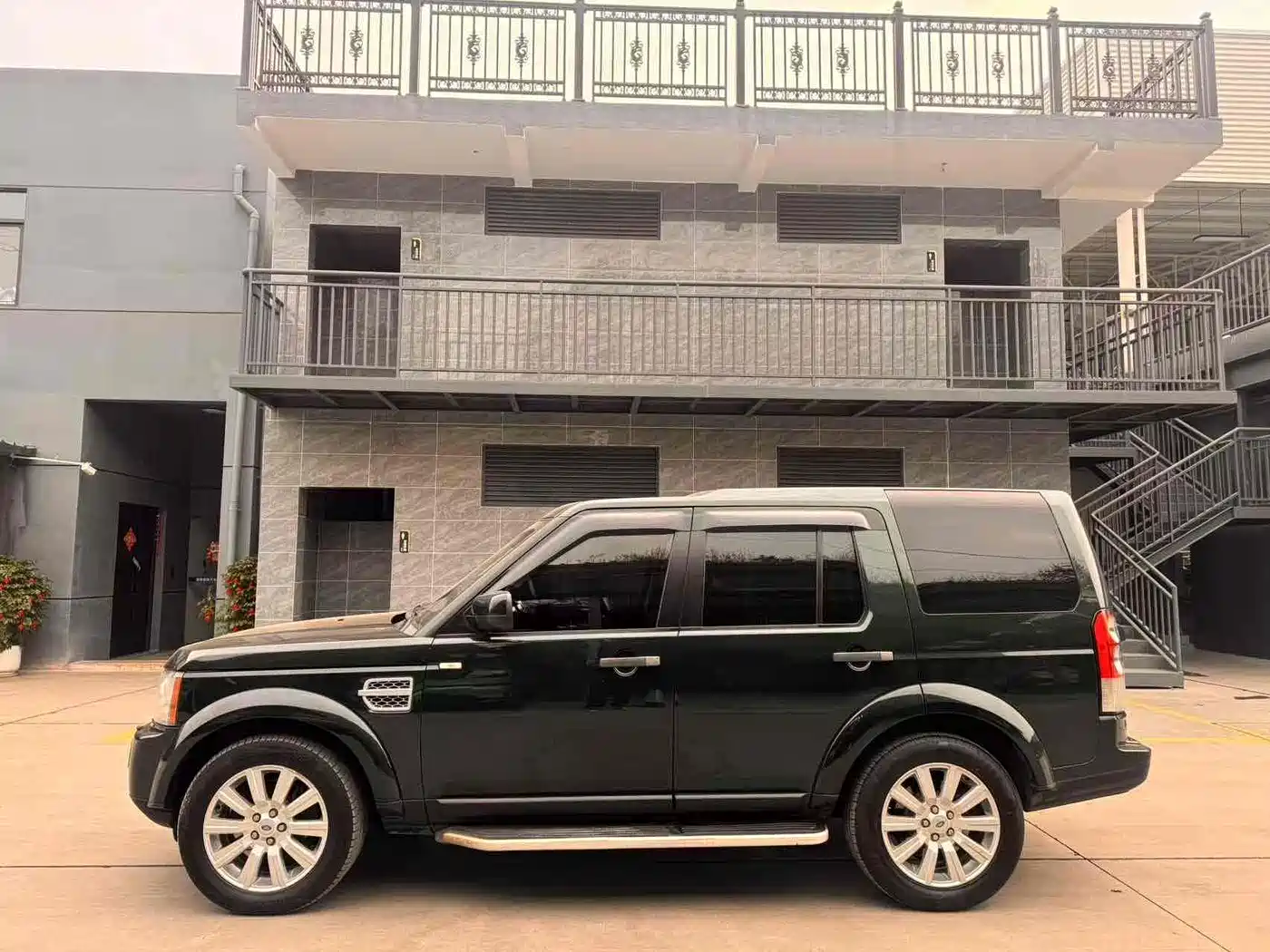 Land Rover Discovery 2011 3.0 SDV6 HSE Diesel фото 9