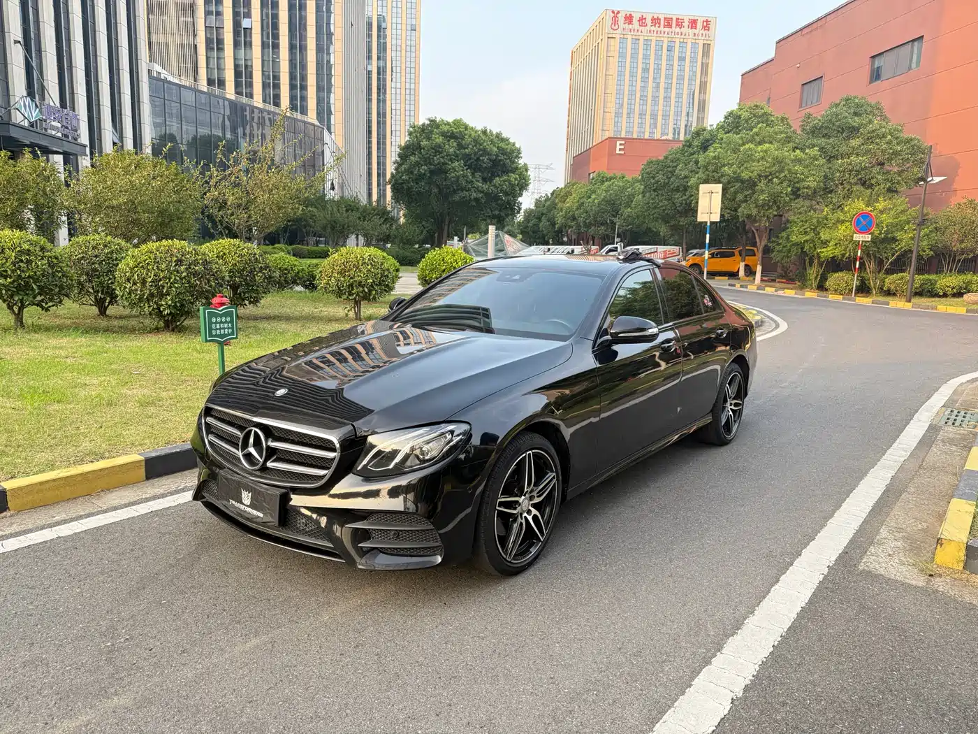 Mercedes-Benz E-Class 2017 E 200 Sport 4MATIC