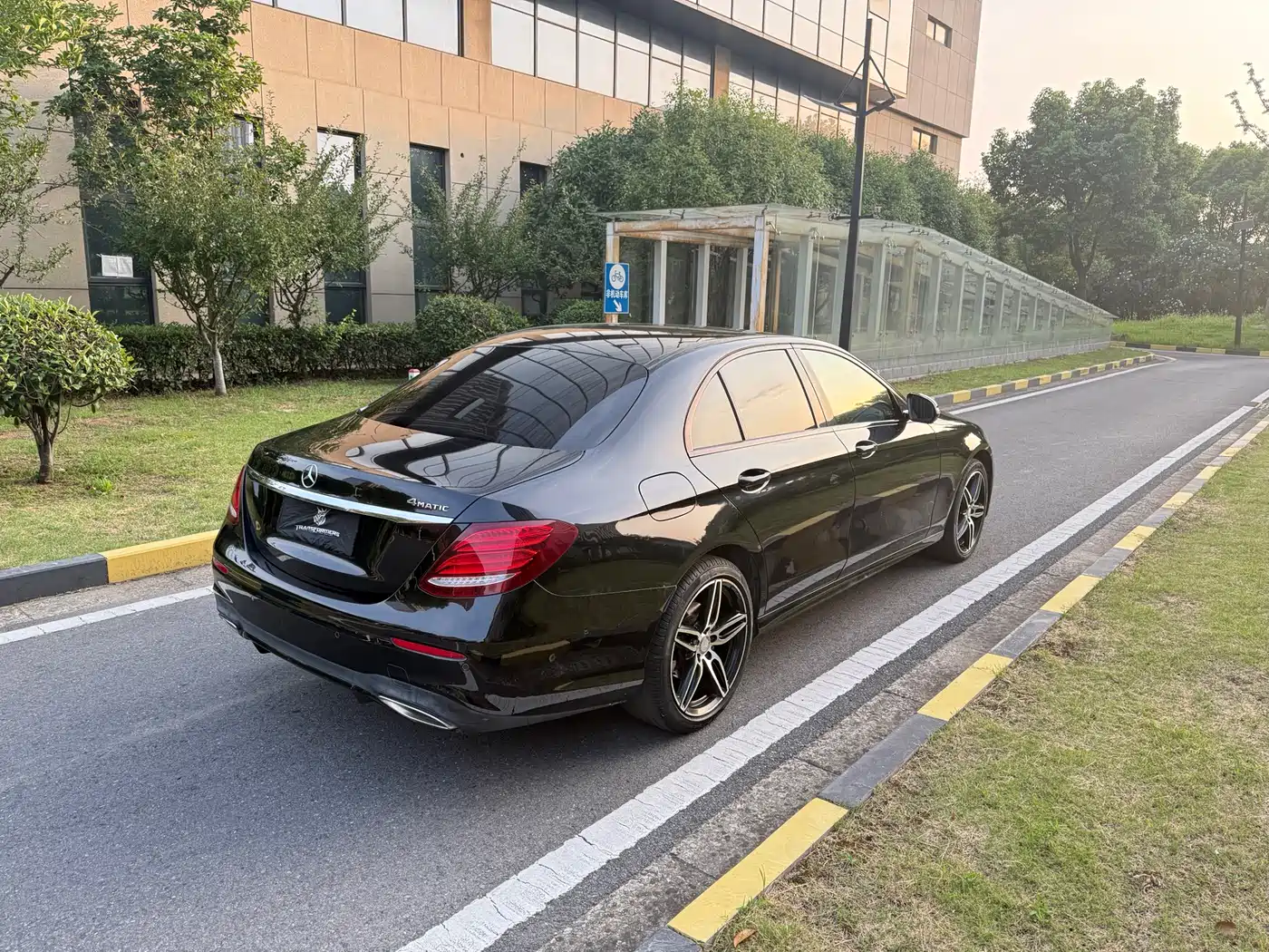 Mercedes-Benz E-Class 2017 E 200 Sport 4MATIC фото 5