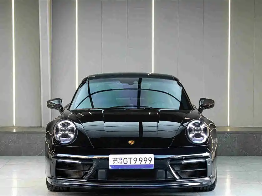 PORSCHE 911