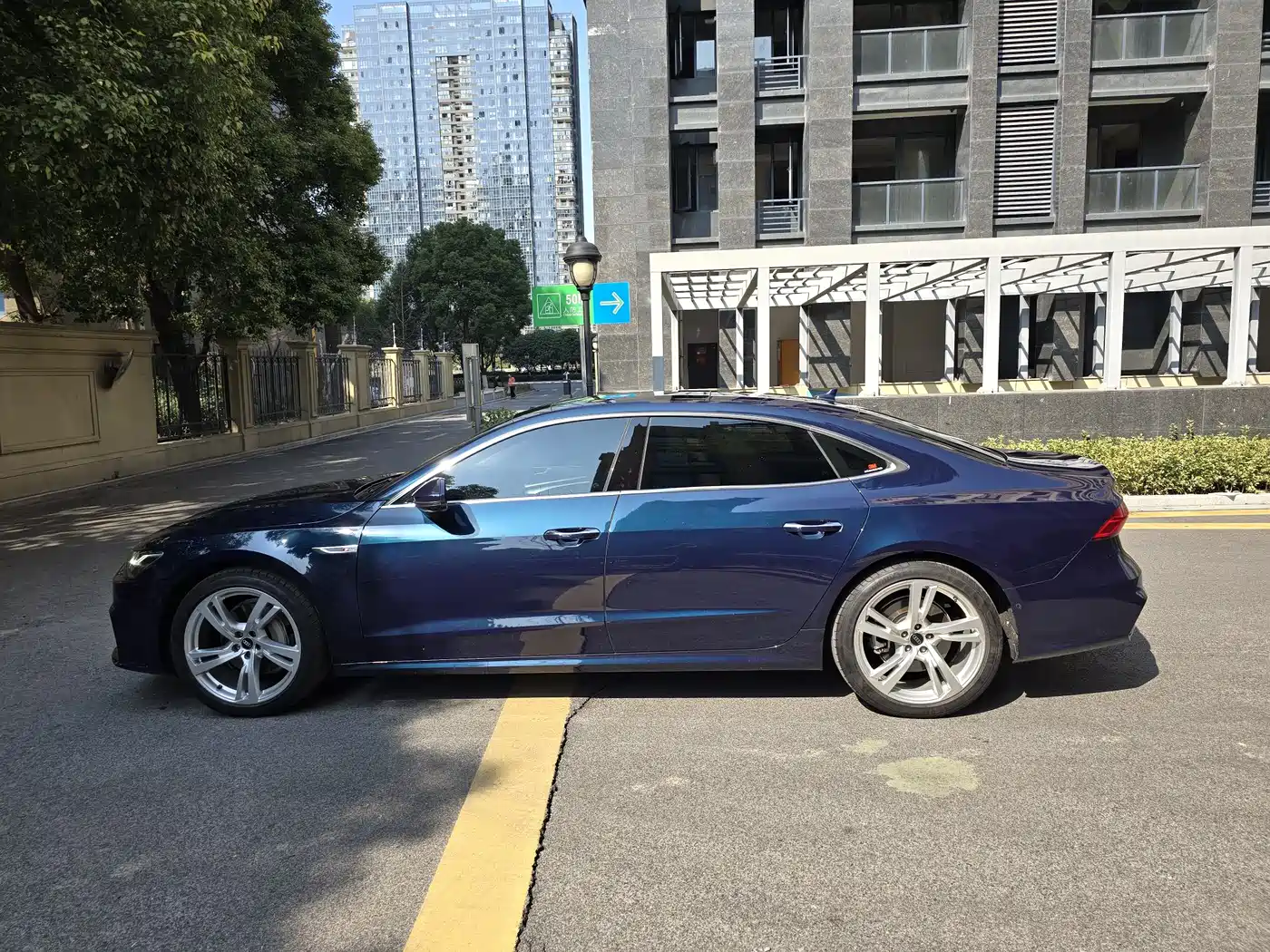 Audi A7L 2024 45TFSI quattro S-line Vision Edition Crystal Package фото 4