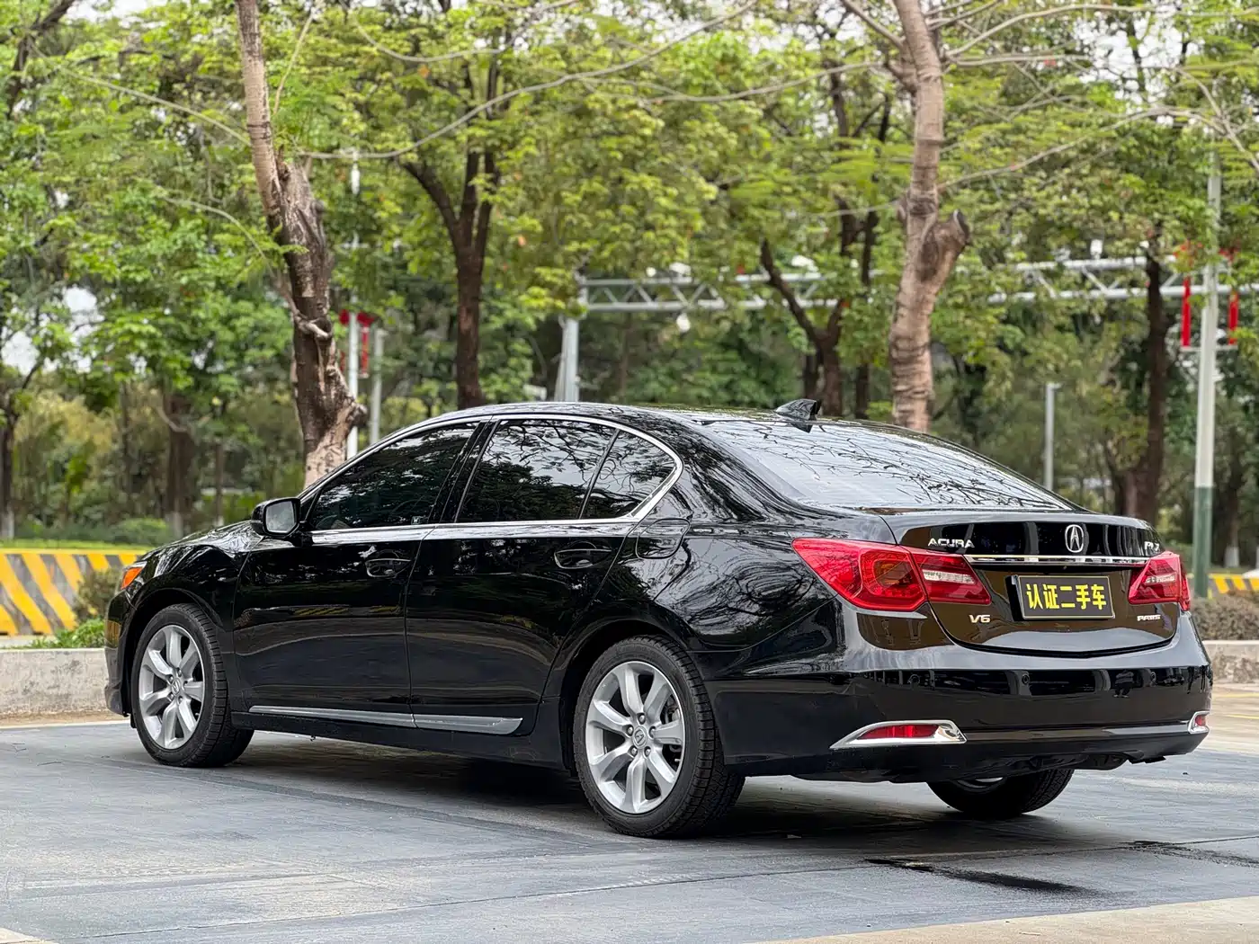 Acura RLX 2013 3.5L PAWS Edition фото 7