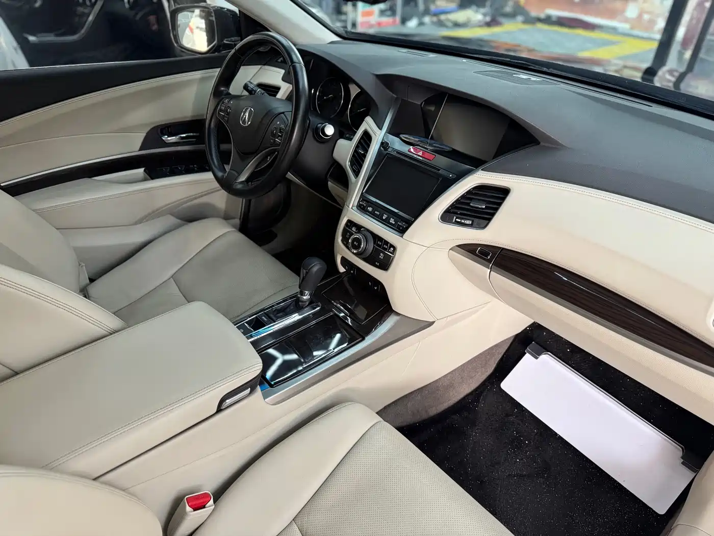 Acura RLX 2013 3.5L PAWS Edition фото 11