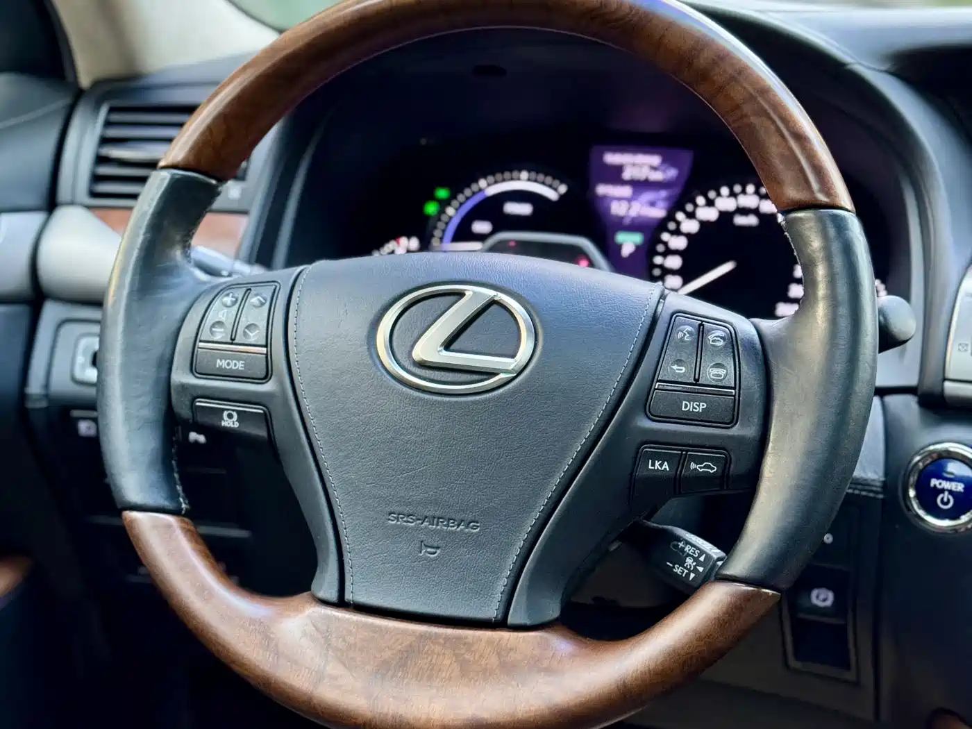 Lexus LS 2014 600hL фото 11