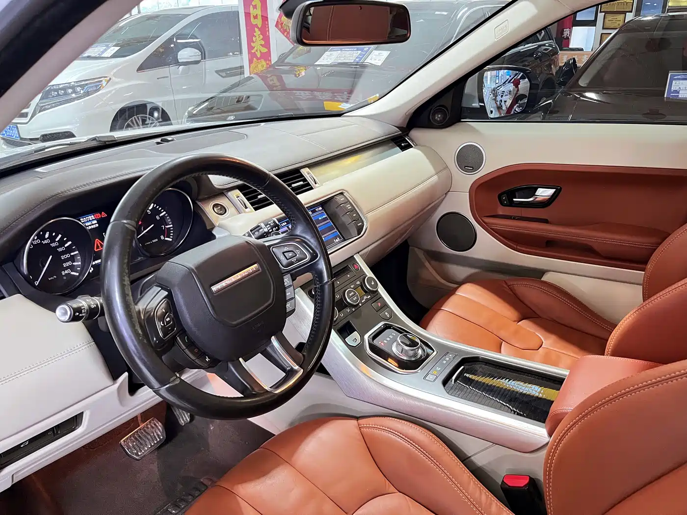 Land Rover Range Rover Evoque (Import) 2013 2.0T 5-door Premium Edition фото 7