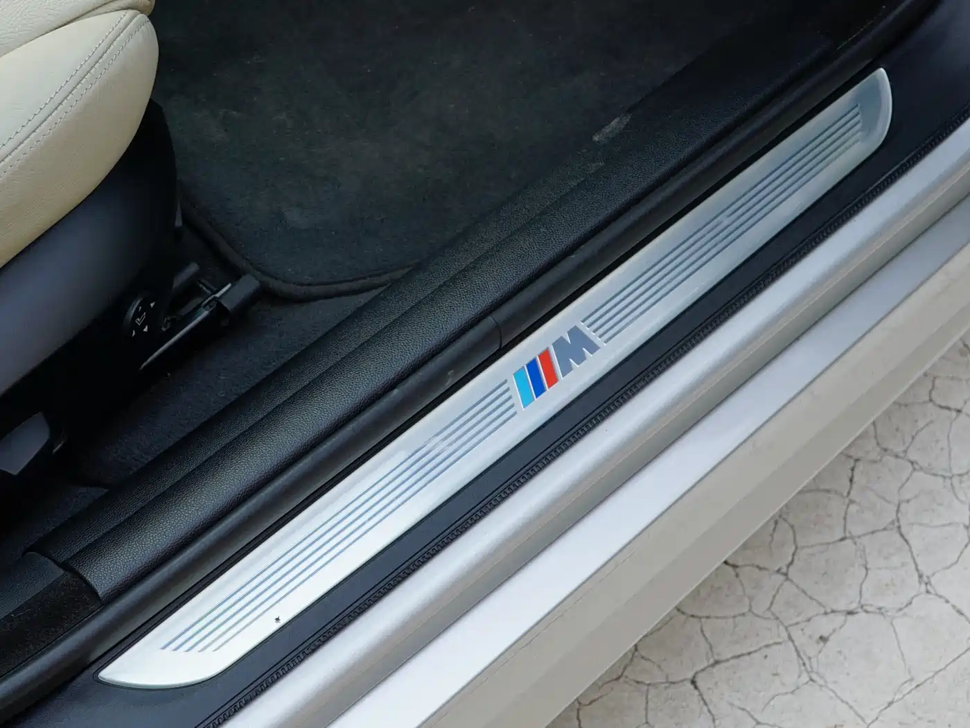 BMW 3 Series (Import) 2005 330i фото 5
