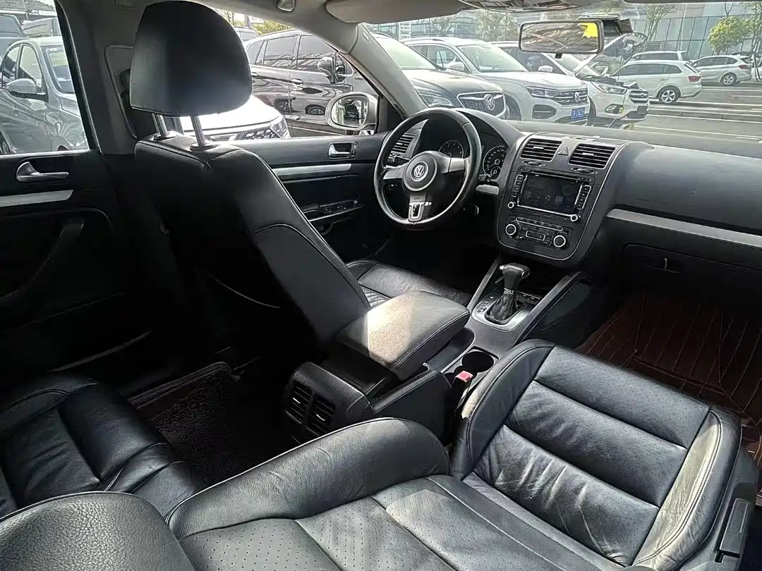 Volkswagen Sagitar 2010 1.4TSI Automatic Luxury фото 4