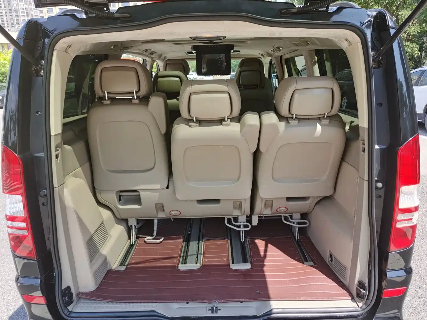 Mercedes-Benz Viano 2013 Model 3.0L Navigation Edition фото 10