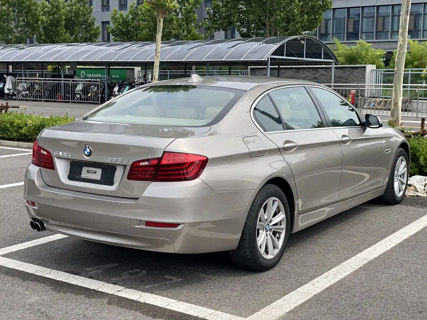 BMW 5 Series 2014 520Li Elegance фото 6