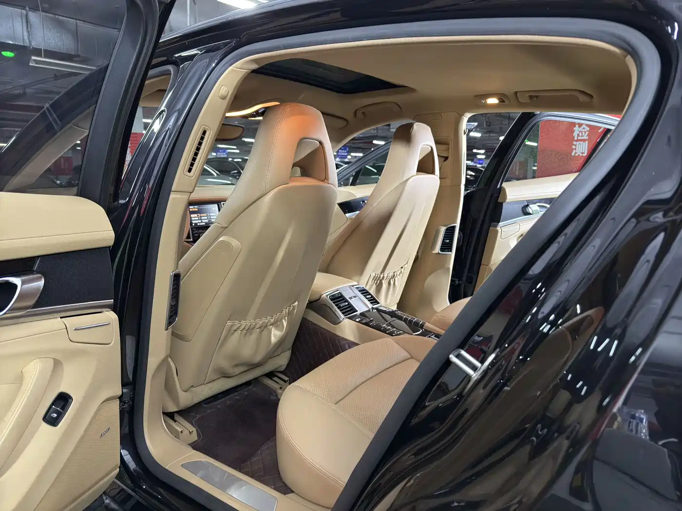 Porsche Panamera 2014 Panamera 3.0T фото 18