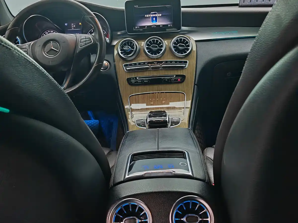 Фото 10 - Mercedes-Benz GLC Coupe