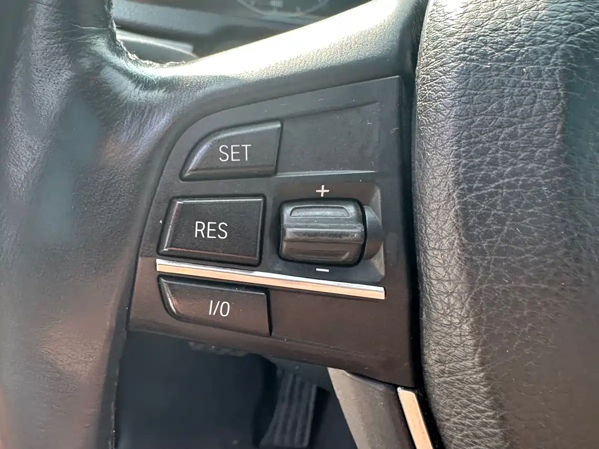 BMW 5 Series GT 2011 535i Elegance фото 20
