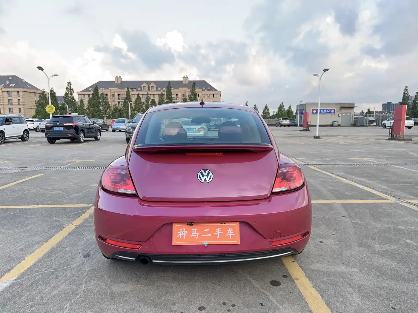 Volkswagen Beetle 2017 180TSI Pink Edition фото 5