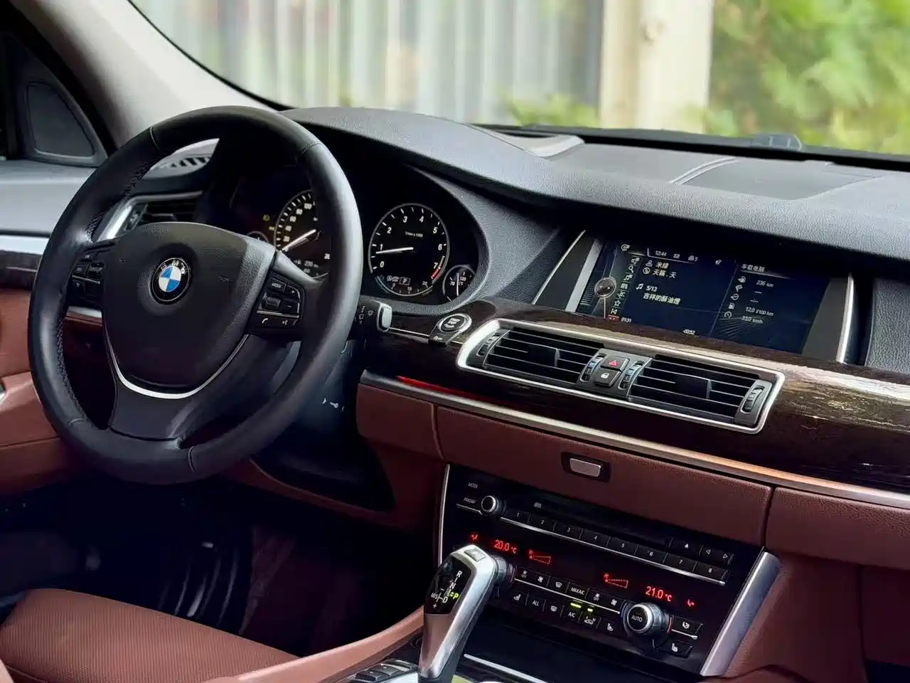 BMW 5 Series GT 2013 535i xDrive Luxury фото 14