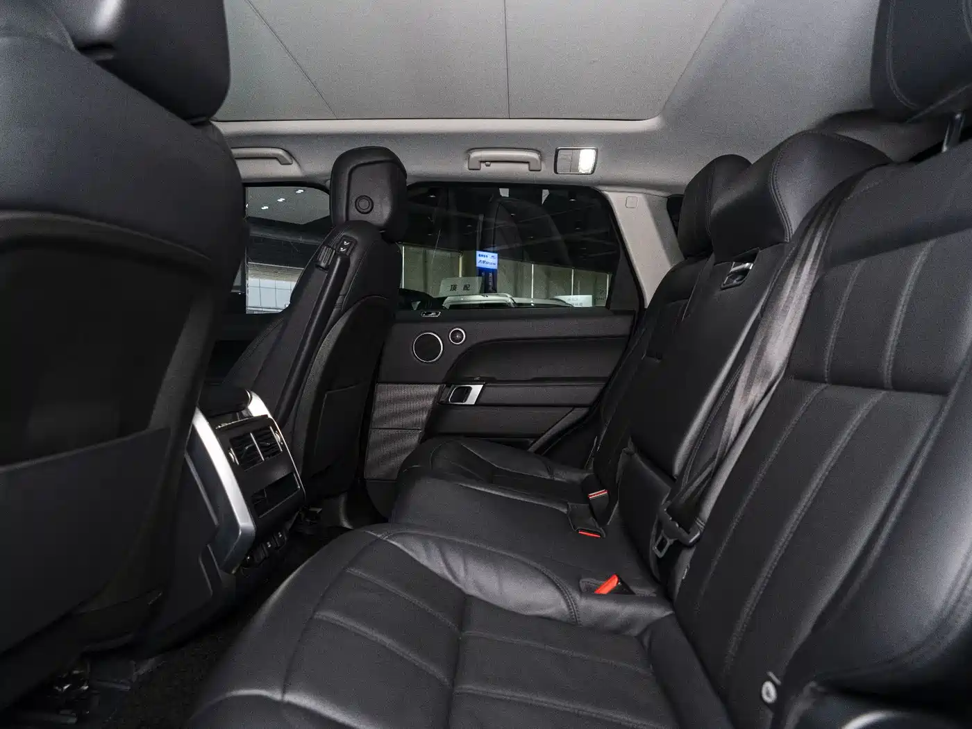 Land Rover Range Rover Sport 2020 3.0 L6 SE фото 16