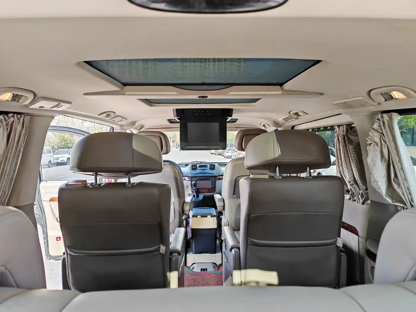 Mercedes-Benz Viano 2013 Model 3.0L Navigation Edition фото 20