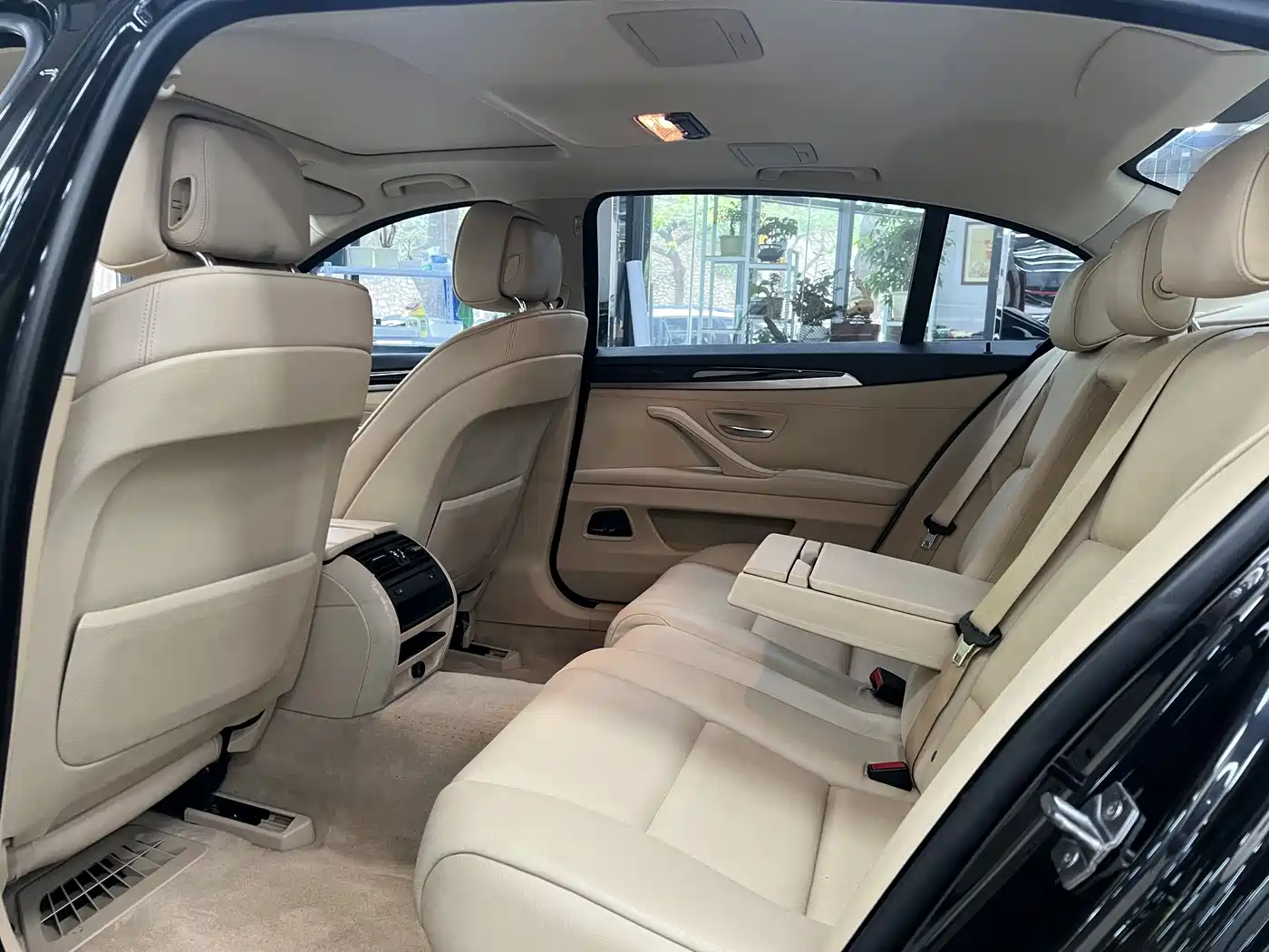 BMW 5 Series 2013 525Li Luxury фото 4