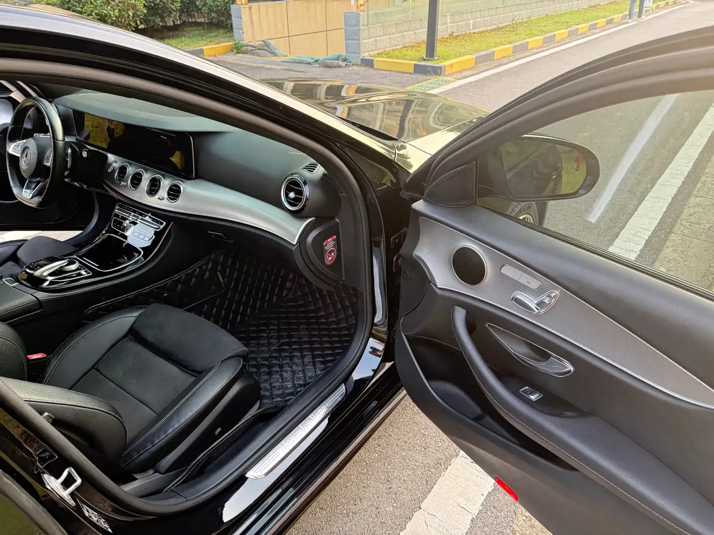 Mercedes-Benz E-Class 2017 E 200 Sport 4MATIC фото 11