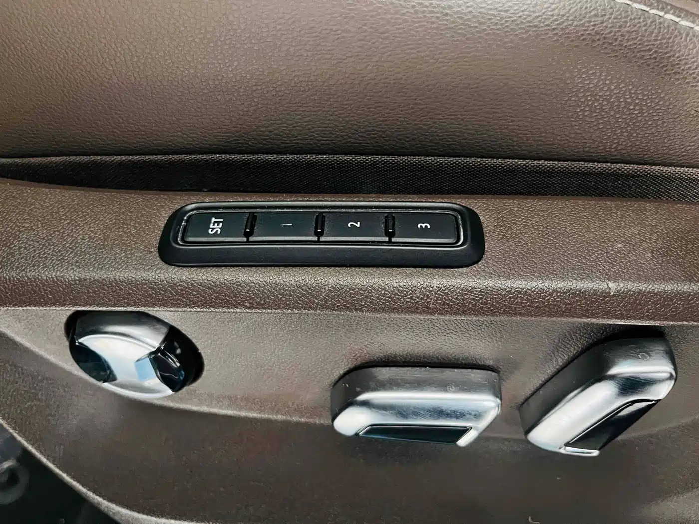 Volkswagen Viloran 2020 380TSI Premium фото 14
