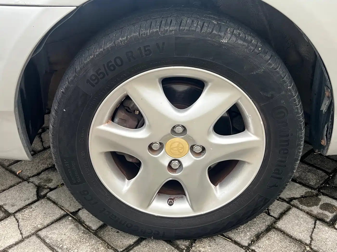 Toyota Corolla 2013 1.6L Automatic Luxury фото 19