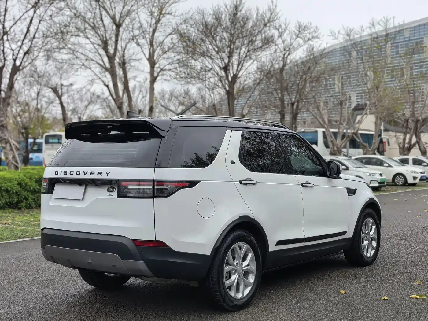 Land Rover Discovery 2017 3.0 SC V6 SE фото 5
