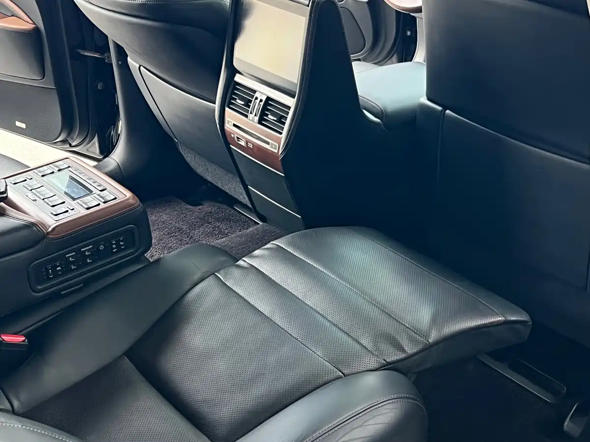 Lexus LS 2013 460L Luxury Edition фото 30
